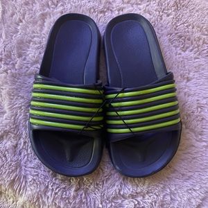 NWT CT Revolution Slides Sz 13